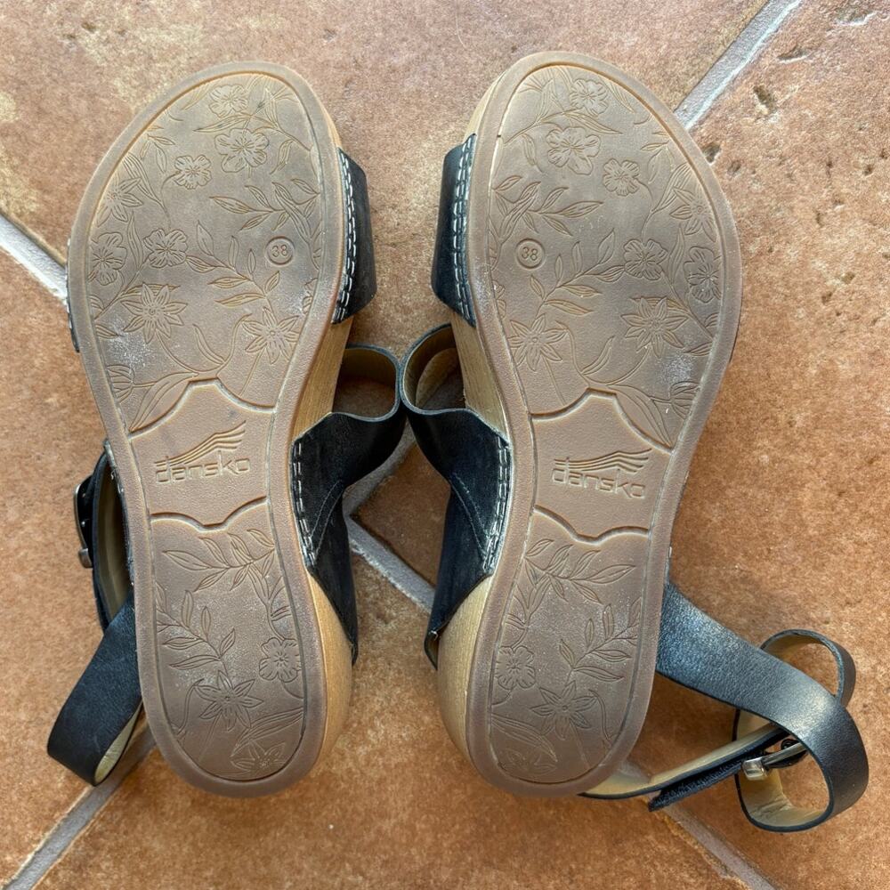 Dansko "Lou" Black Leather Strappy Wedge Sandals w Brass Tone Hardware US 7.5-8 - Picture 7 of 16